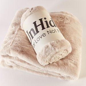 UnHide Lil’ Marshmallow NEW Beige Faux Fur Blanket